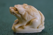 Нэцке фигурка костяная. Мифическое животное. Резьба. Кость. Старый Китай. Первая пол. 20го века. #9 Нэцке фигурка костяная. Мифическое животное. Резьба. Кость. Старый Китай. Первая пол. 20го века. #9