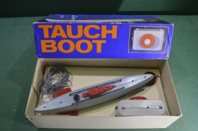Игрушка подводная лодка "Дельфин". Tauch boot. 70-е годы. Германия. ГДР времен СССР, редкая