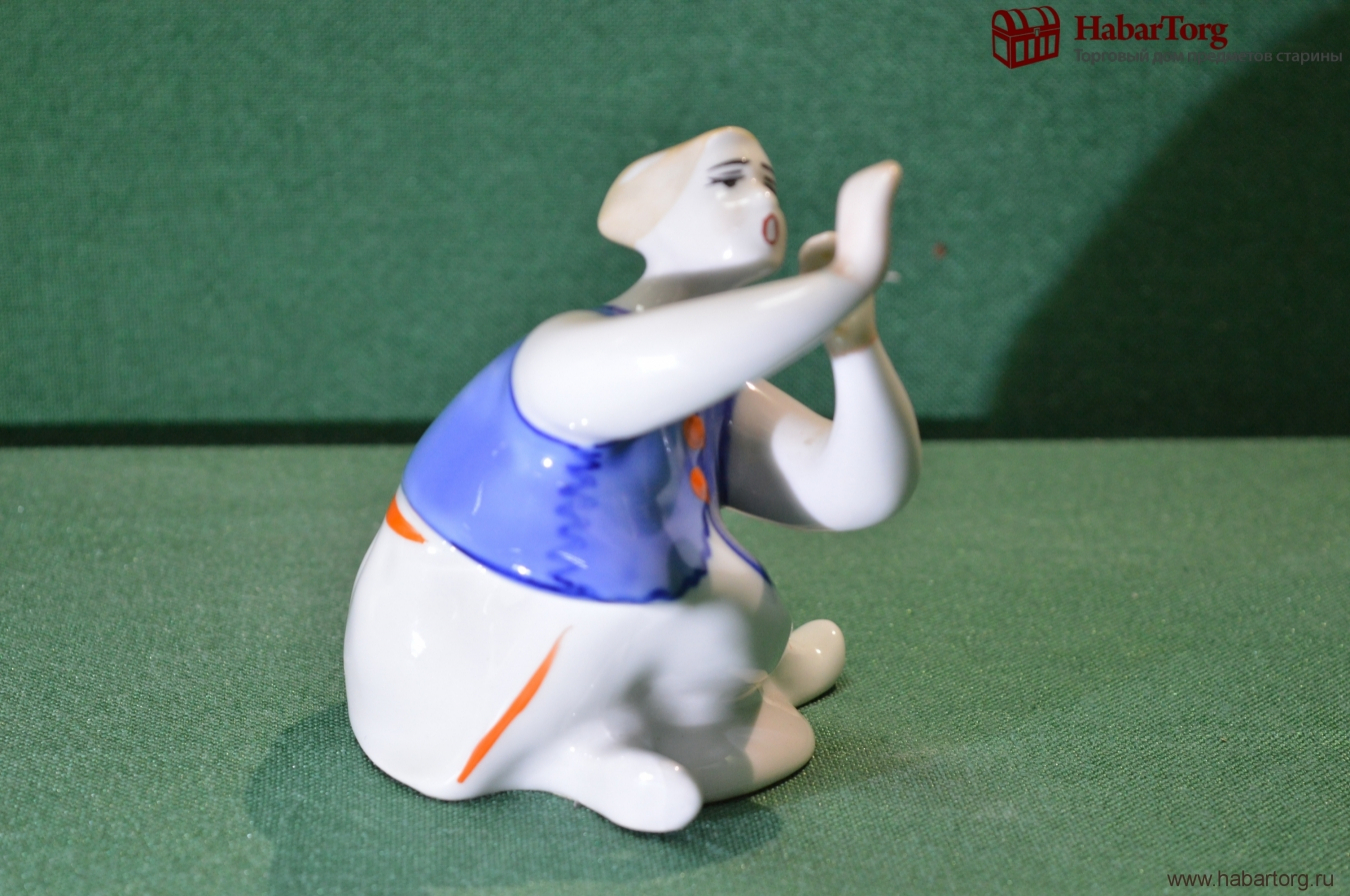 W. статуэтка фарфоровая. фарфоровая песня. пластиковые статуэтки с песнями бис. фарфоровая скульптура мейсен 18 век.