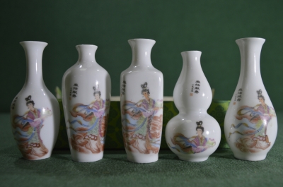 Набор миниатюрных вазочек, костяной фарфор. 1970е-1980 е годы. Китай.