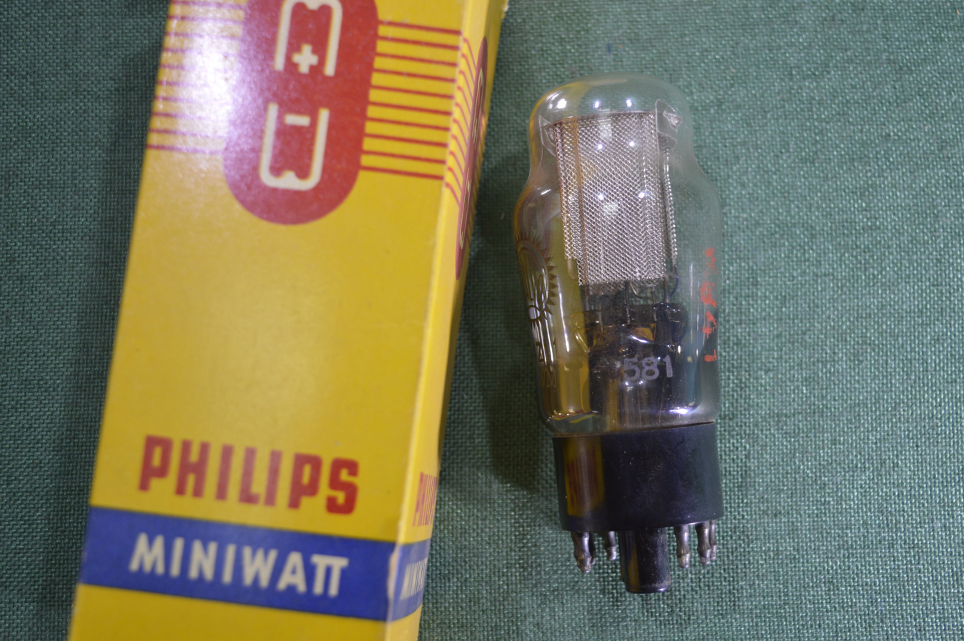 Купить Радиолампа Philips Miniwatt Valvo AZ11. Лампа новая. Филипс AZ ...
