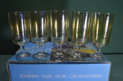 Набор стеклянных бокалов в оригинальной упаковке. Чехословакия.