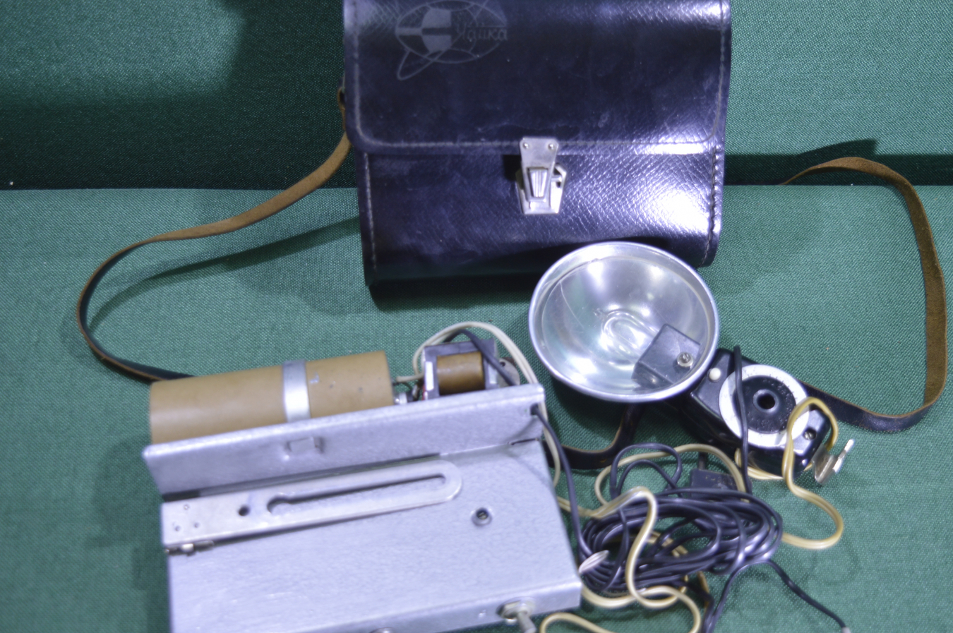 советская фотовспышка чайка. вспышка чайка ссср инструкция. фотовспышка чайка. фотовспышка чайка 1985. фотовспышка чайка п216б.